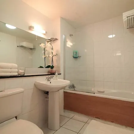 3arena Bright And Stylish 2 Bedroom *